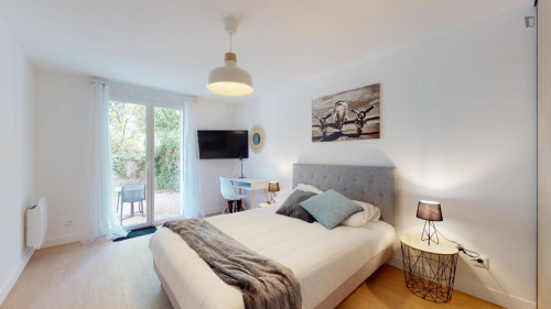 Big double bedroom near Botanical Garden - Gallery - 10