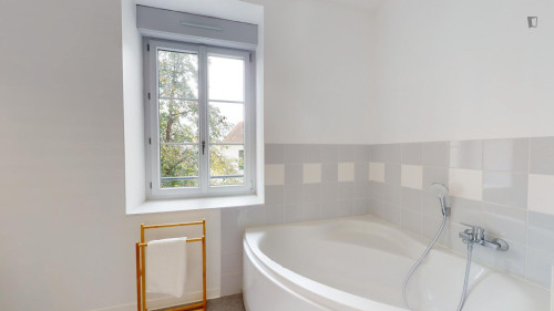 Cosy double ensuite bedroom in Ile Beaulieu - Gallery - 10