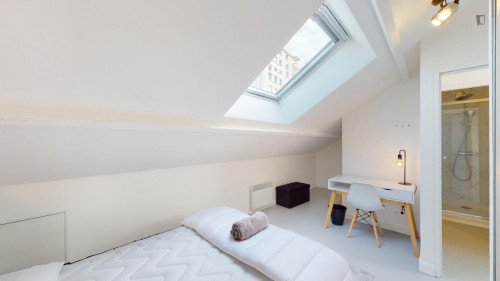 Cosy double ensuite bedroom in Ile Beaulieu