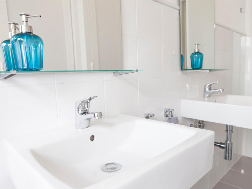 Welcoming double bedroom in São Sebastião