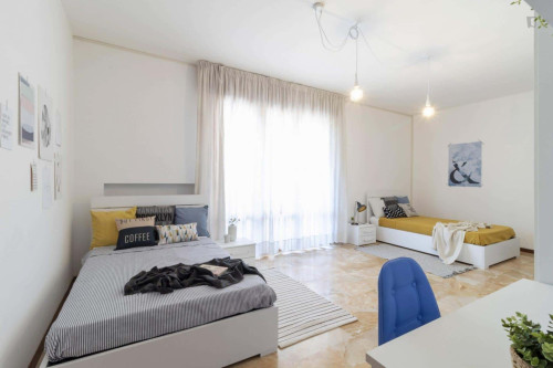 Room in Via Leonardo Eulero, Padova for 107 m² with 3 bedrooms