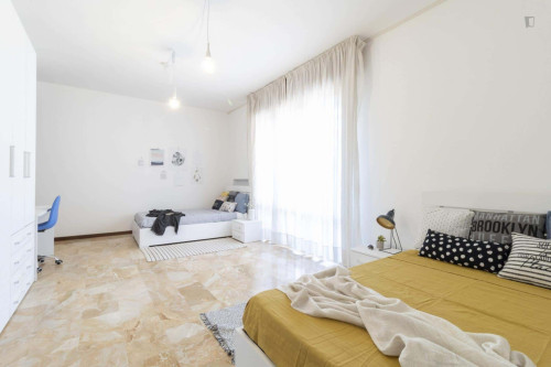 Room in Via Leonardo Eulero, Padova for 107 m² with 3 bedrooms