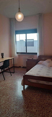Room in Calle Condes de Crespo Rascón, Salamanca for 130 m² with 6 bedrooms