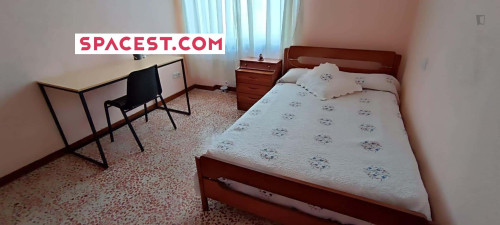 Room in Calle Condes de Crespo Rascón, Salamanca for 130 m² with 6 bedrooms - Gallery - 7
