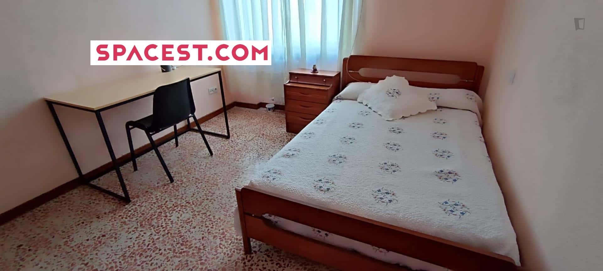 Room In Calle Condes De Crespo Rascón, Salamanca For 130 M² With 6 Bedrooms - 1
