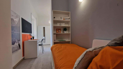 Room in Lungotevere di Pietra Papa, Roma for 156 m² with 6 bedrooms