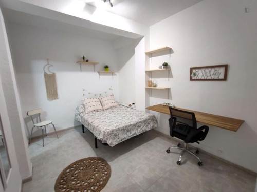 Room in Calle Pedro Antonio de Alarcón, Granada for 90 m² with 5 bedrooms - Gallery - 6