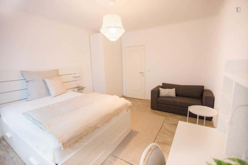 Room in Lübener Weg, Berlin for 86 m² with 3 bedrooms