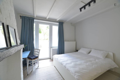 Nice double bedroom close to Meiser train station