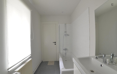 Nice ensuite double bedroom near Thieffry metro