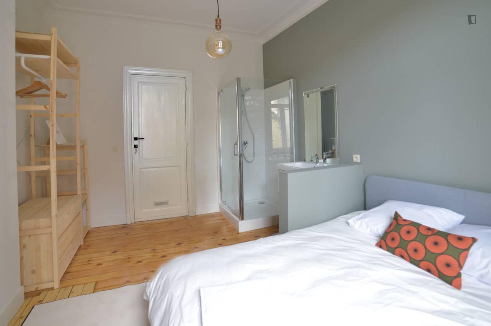  Lovely Double Bedroom Close To Meiser Train Station  -  Lovely double bedroom close to Meiser train station  - Gallery -  1