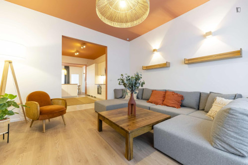 Very nice double bedroom in Saint-Gilles