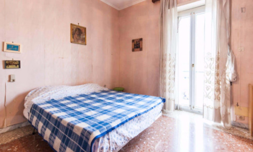 Room in Via Federico Ozanam, Roma for 110 m² with 4 bedrooms