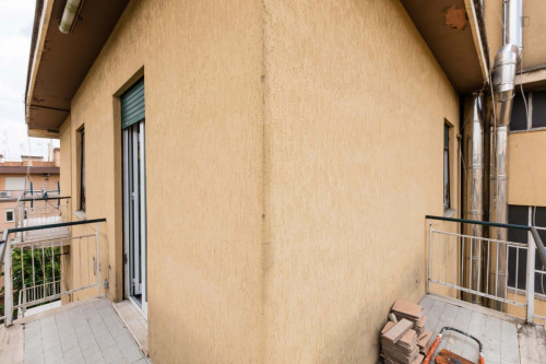 Room in Via Federico Ozanam, Roma for 95 m² with 2 bedrooms