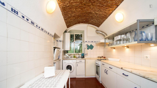 Comfy 2-bedroom flat with a patio, near Escola Superior de Educação Almeida Garrett - Gallery - 23