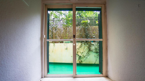 Comfy 2-bedroom flat with a patio, near Escola Superior de Educação Almeida Garrett