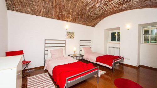 Comfy 2-bedroom flat with a patio, near Escola Superior de Educação Almeida Garrett - Gallery - 11