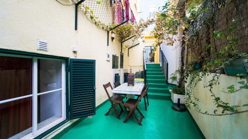 Comfy 2-bedroom flat with a patio, near Escola Superior de Educação Almeida Garrett