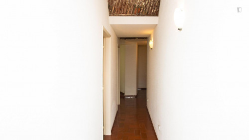 Comfy 2-bedroom flat with a patio, near Escola Superior de Educação Almeida Garrett - Gallery - 8