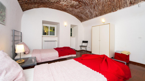 Comfy 2-bedroom flat with a patio, near Escola Superior de Educação Almeida Garrett - Gallery - 10