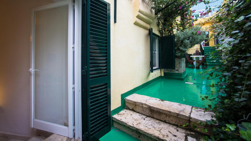 Comfy 2-bedroom flat with a patio, near Escola Superior de Educação Almeida Garrett