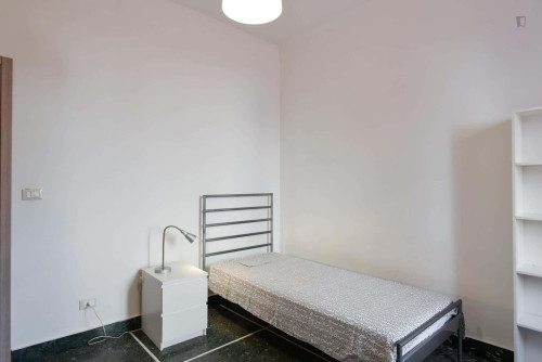 Room in Via Alberto Caroncini, Roma for 180 m² with 6 bedrooms