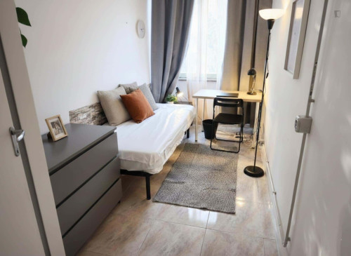 Room in Via Lero, Roma for 160 m² with 7 bedrooms