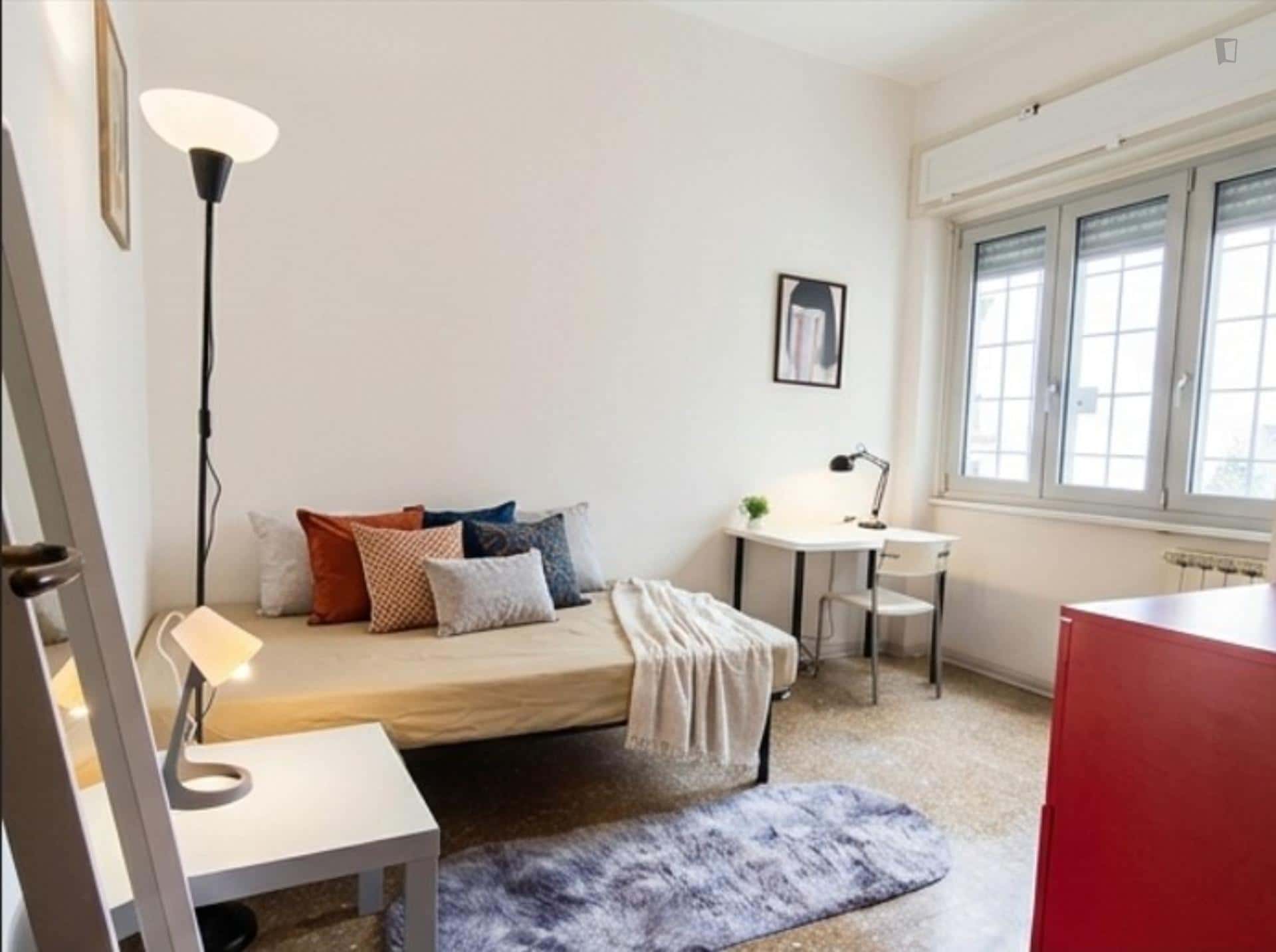  Room In Via Giulio Aristide Sartorio, Roma For 160 M² With 7 Bedrooms  -  Room in Via Giulio Aristide Sartorio, Roma for 160 m² with 7 bedrooms  - Gallery -  1