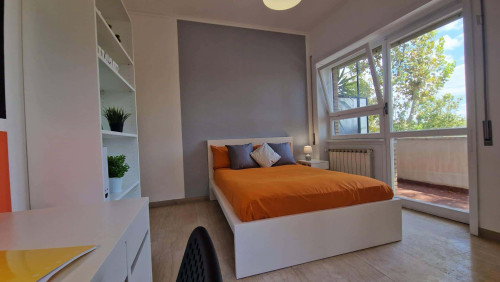 Room in Lungotevere di Pietra Papa, Roma for 157 m² with 6 bedrooms