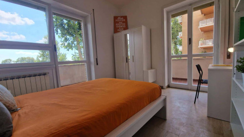 Room in Lungotevere di Pietra Papa, Roma for 157 m² with 6 bedrooms