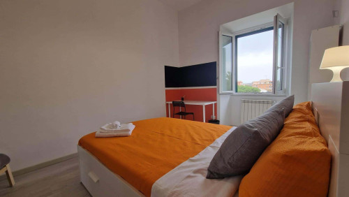 Room in Via Ostiense, Roma for 102 m² with 4 bedrooms