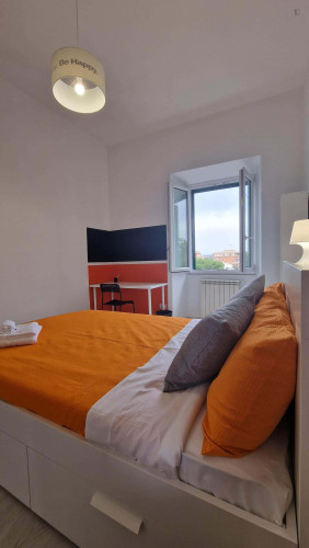 Room in Via Ostiense, Roma for 102 m² with 4 bedrooms