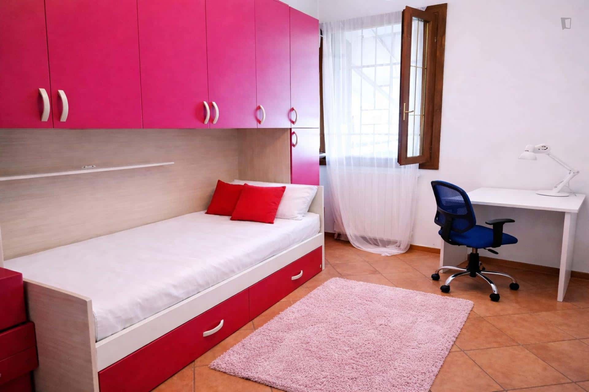 Room In Via Vittorio Bottego, Padova For 100 M² With 4 Bedrooms - Room in Via Vittorio Bottego, Padova for 100 m² with 4 bedrooms - Gallery - 1