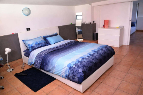 Room in Via Vittorio Bottego, Padova for 100 m² with 4 bedrooms