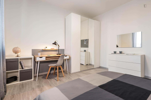 Room in Via Spalato, Padova for 80 m² with 5 bedrooms