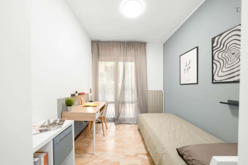 Room in Via Pietro Selvatico, Padova for 130 m² with 6 bedrooms