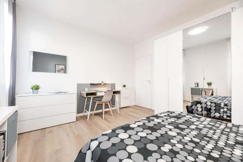 Room in Via Pietro Selvatico, Padova for 150 m² with 8 bedrooms