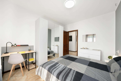 Room in Via Pietro Selvatico, Padova for 130 m² with 6 bedrooms