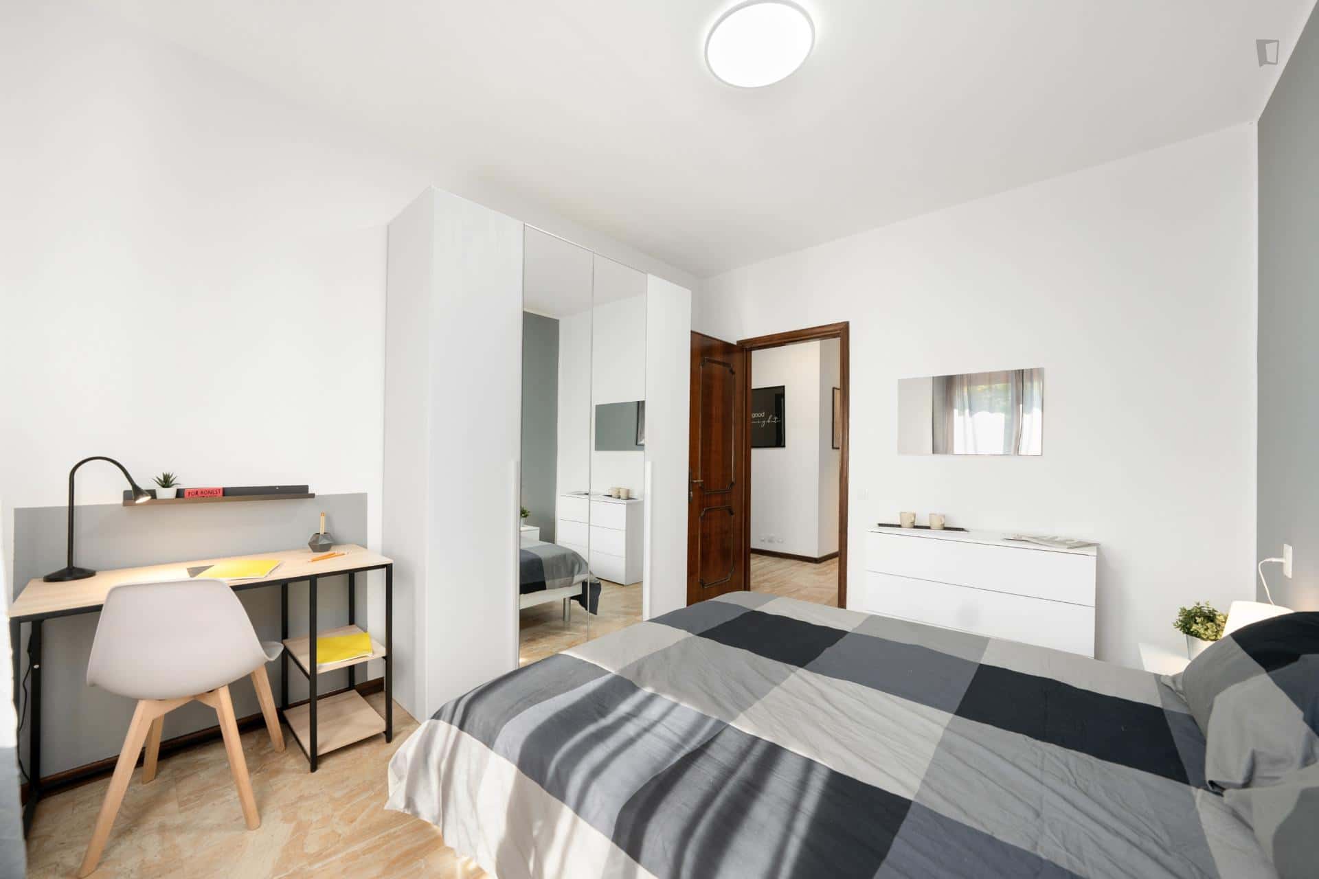  Room In Via Pietro Selvatico, Padova For 130 M² With 6 Bedrooms  -  Room in Via Pietro Selvatico, Padova for 130 m² with 6 bedrooms  - Gallery -  1
