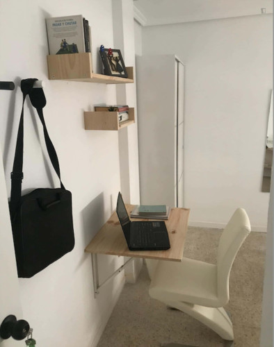 Room in Calle Conde de Cabarrús, Salamanca with 3 bedrooms