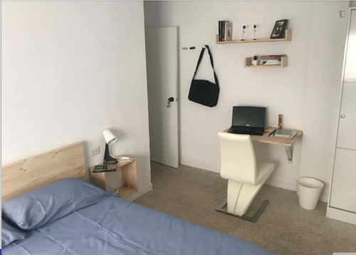 Room in Calle Conde de Cabarrús, Salamanca with 3 bedrooms