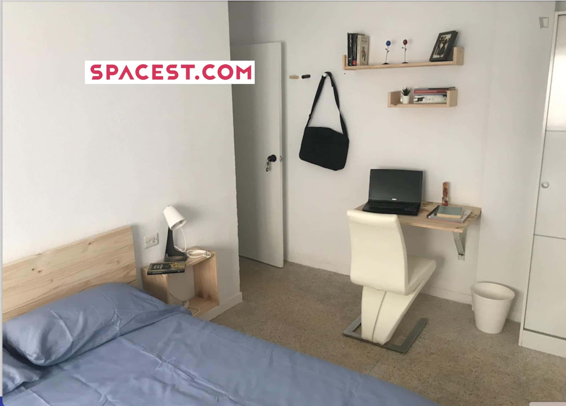 Room In Calle Conde De Cabarrús, Salamanca With 3 Bedrooms - 1
