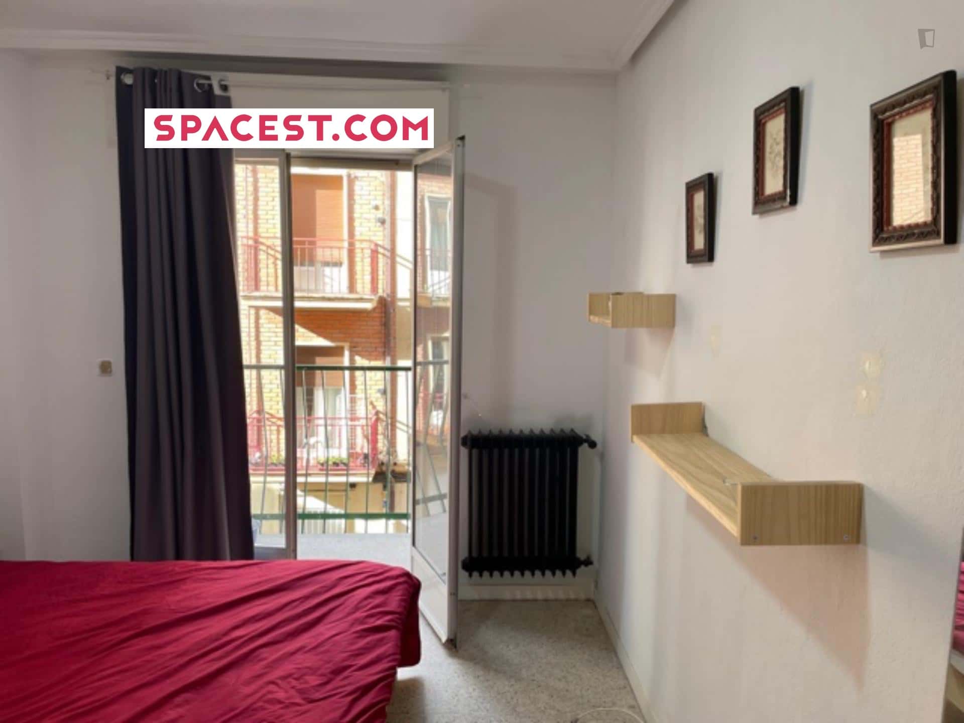 Room In Calle Conde De Cabarrús, Salamanca With 3 Bedrooms - 1