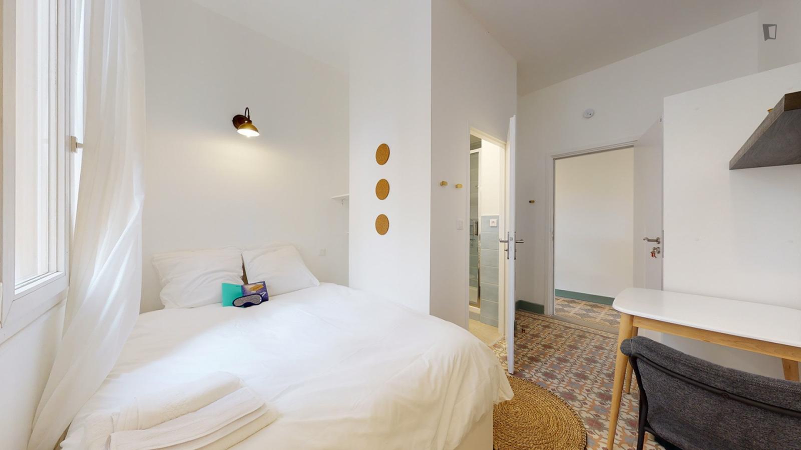 Ample Single Ensuite Bedroom Near Parc Longchamp - 1
