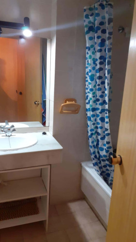 Room in Avenida del Dos de Mayo, Leganés with 4 bedrooms