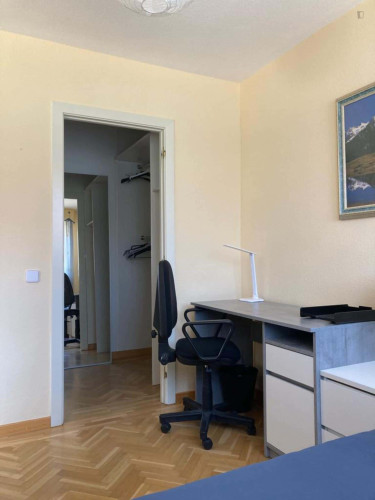 Room in Calle del Madroño, Leganés with 3 bedrooms