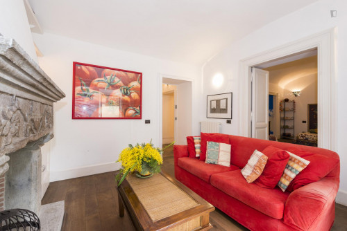Awesome 1-bedroom apartment in residential Trastevere