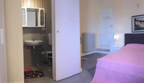 Room in Via dell'Anconella, Firenze for 66 m² with 2 bedrooms