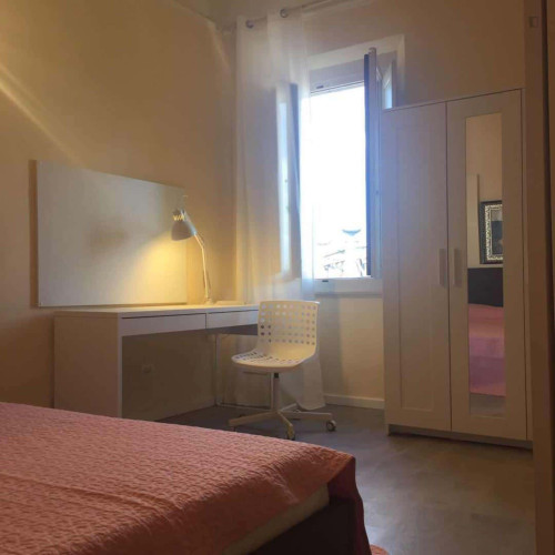 Room in Via dell'Anconella, Firenze for 66 m² with 2 bedrooms