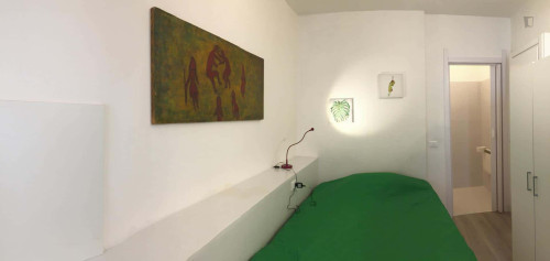 Room in Via Guelfa, Firenze with 4 bedrooms